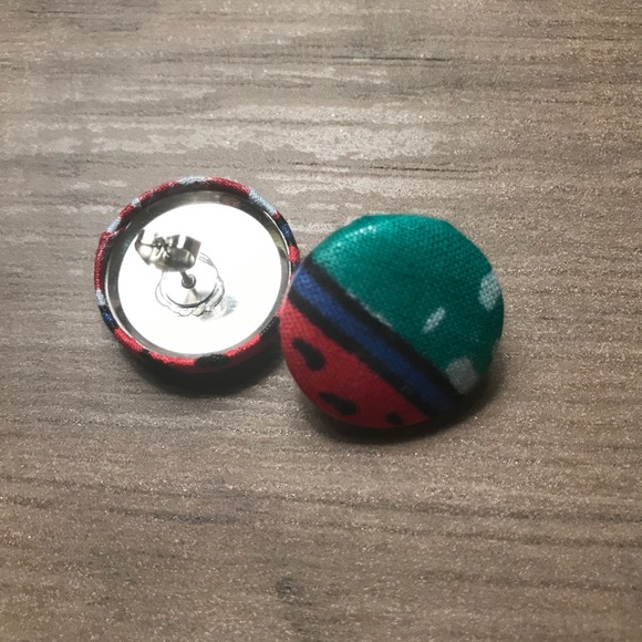 Earrings - Picture 1 of 2